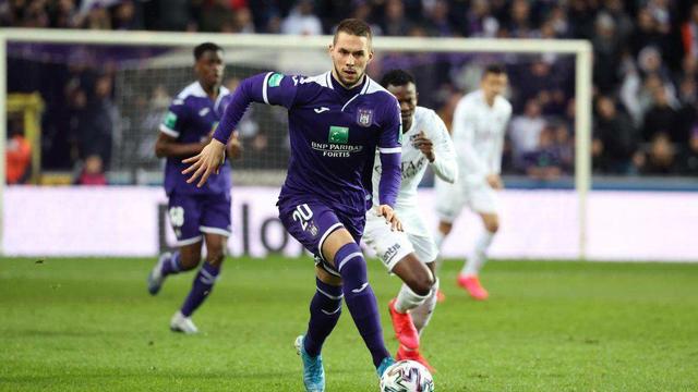 出其不意的 出其不意的