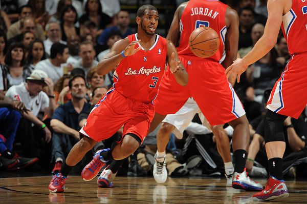 人队交锋中 人队交锋中